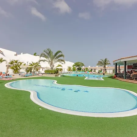Lovely Studio Big Pool Costa Near Aquapark Apartamento